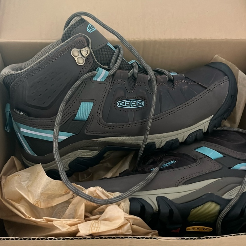 Keen Targhee III Hiking Boots BRAND NEW IN BOX